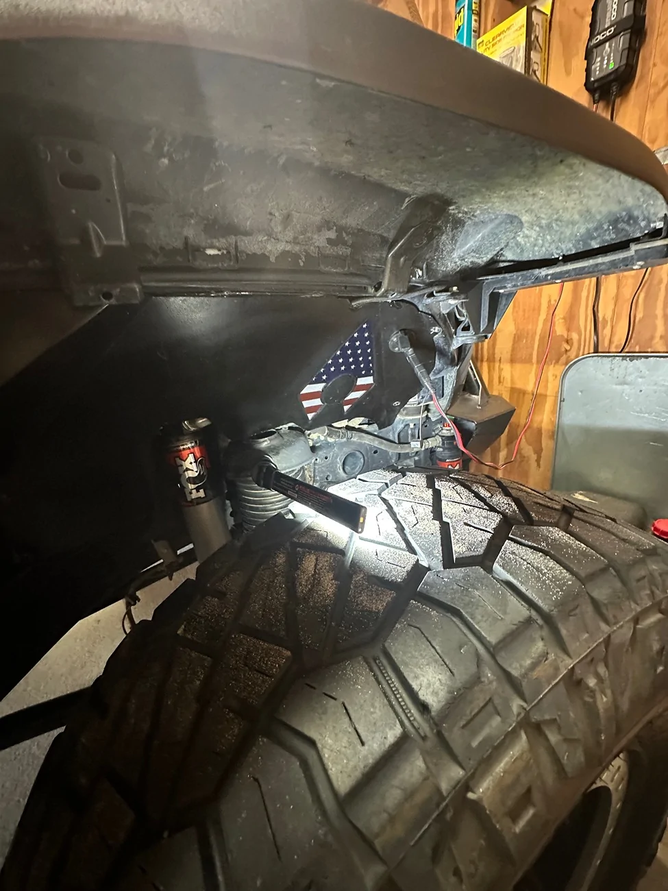 Jeep Wrangler JL Battery tender question IMG_1393