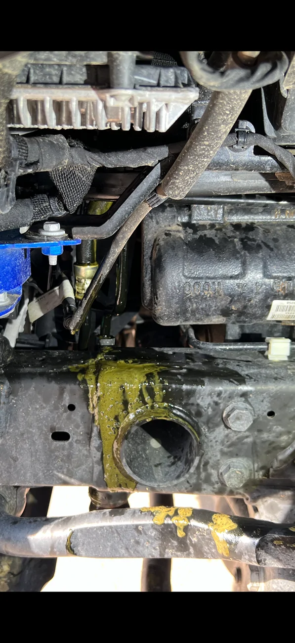 Jeep Wrangler JL Where is this oil coming from? IMG_2110