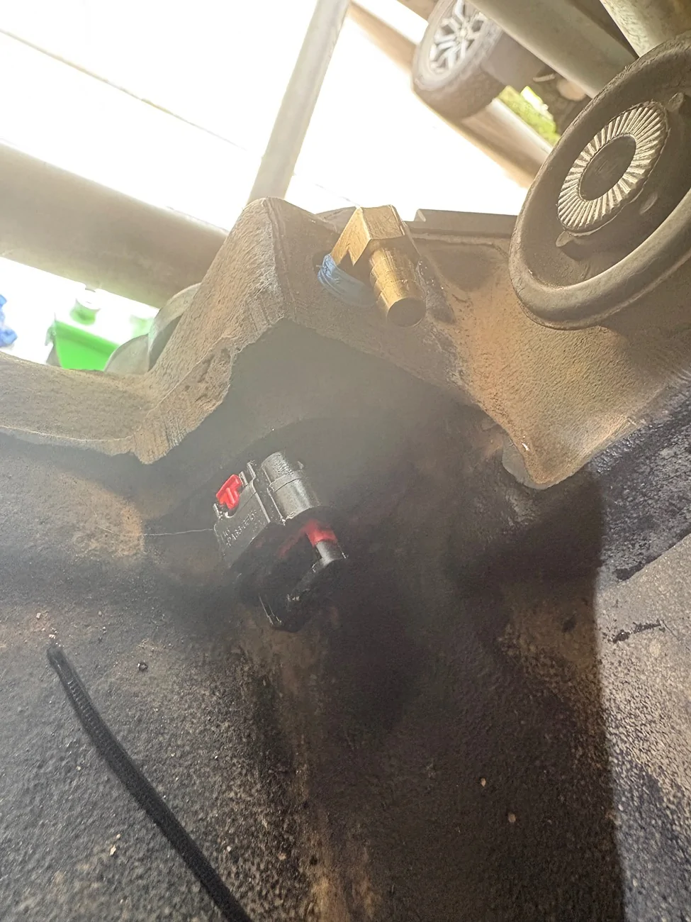 Jeep Wrangler JL Front Locker plug broke - help! IMG_4546