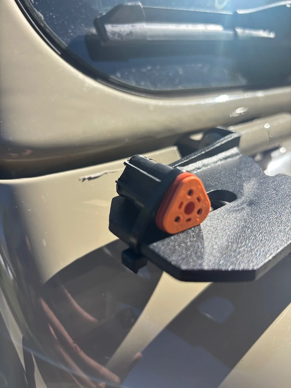 Jeep Wrangler JL Identify Aux Light Connectors IMG_2962