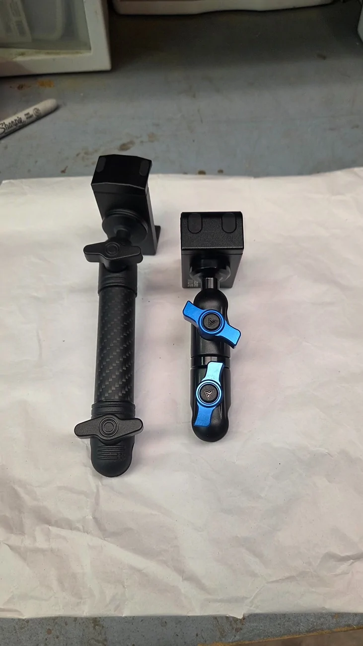 Jeep Wrangler JL Bulletpoint vs Tackform phone mount side by side comparison 1783454056756992071779338433177