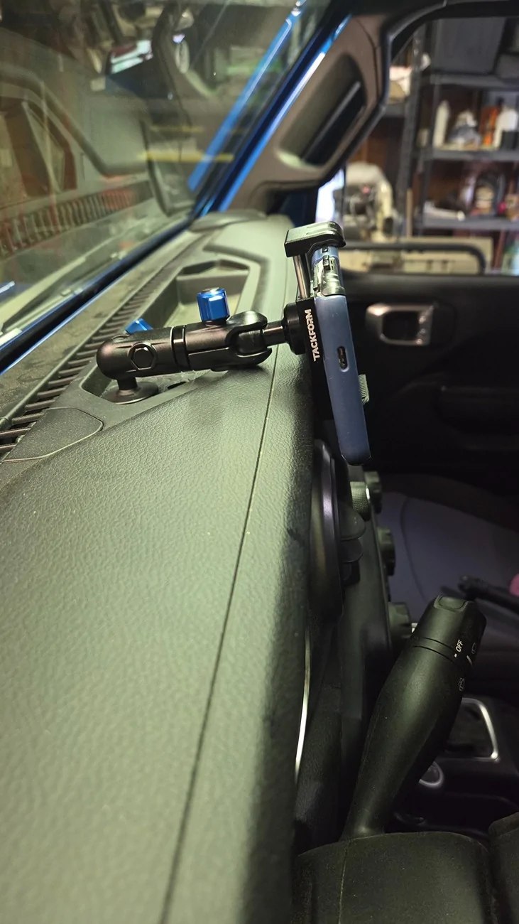 Jeep Wrangler JL Bulletpoint vs Tackform phone mount side by side comparison 20260707_183845