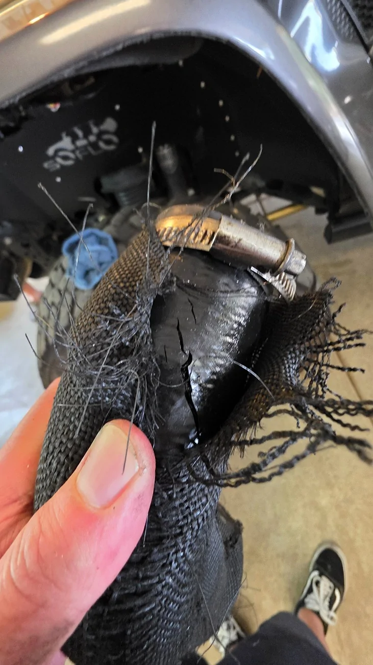 Jeep Wrangler JL Problem with this intercooler pipe 29311