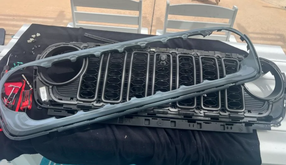 Jeep Wrangler JL Bought 2024+ Updated Grille. Need Help with paint code... 1784160342897-rc
