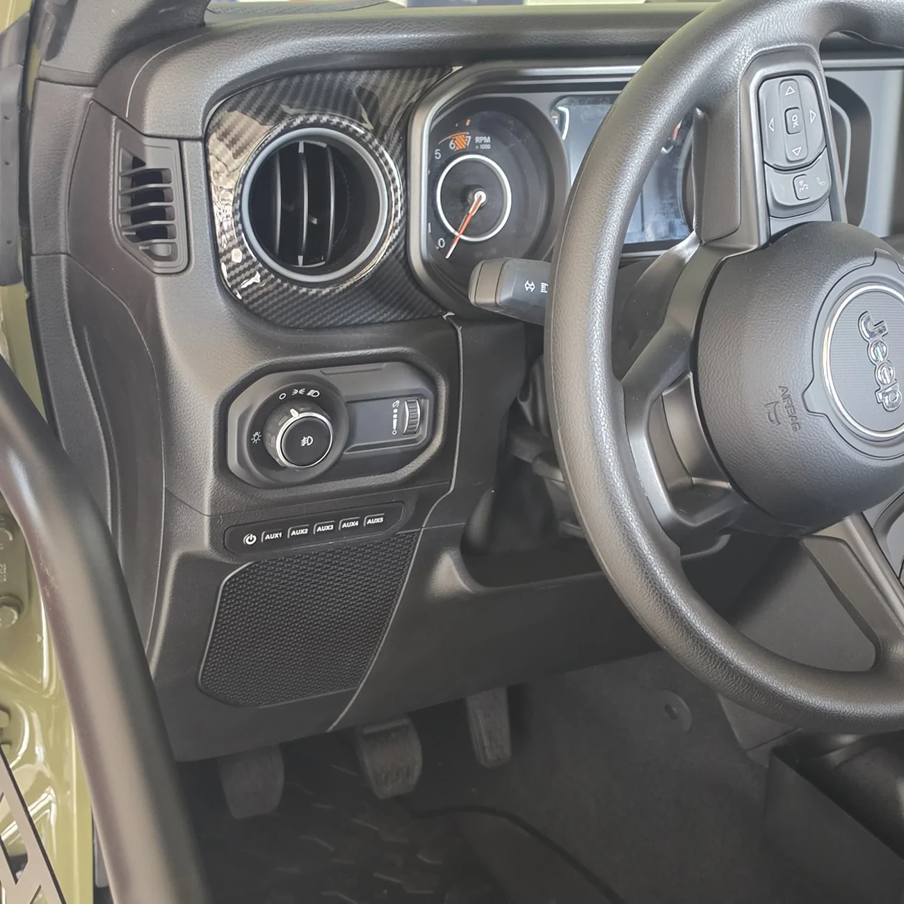 Jeep Wrangler JL Adding Aux switch group 20260506_173214
