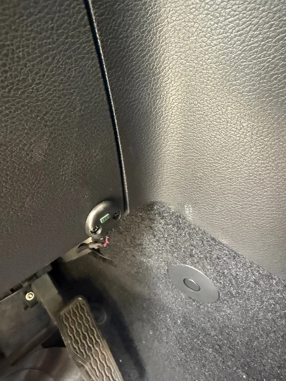 Jeep Wrangler JL After market button and device. IMG_3806