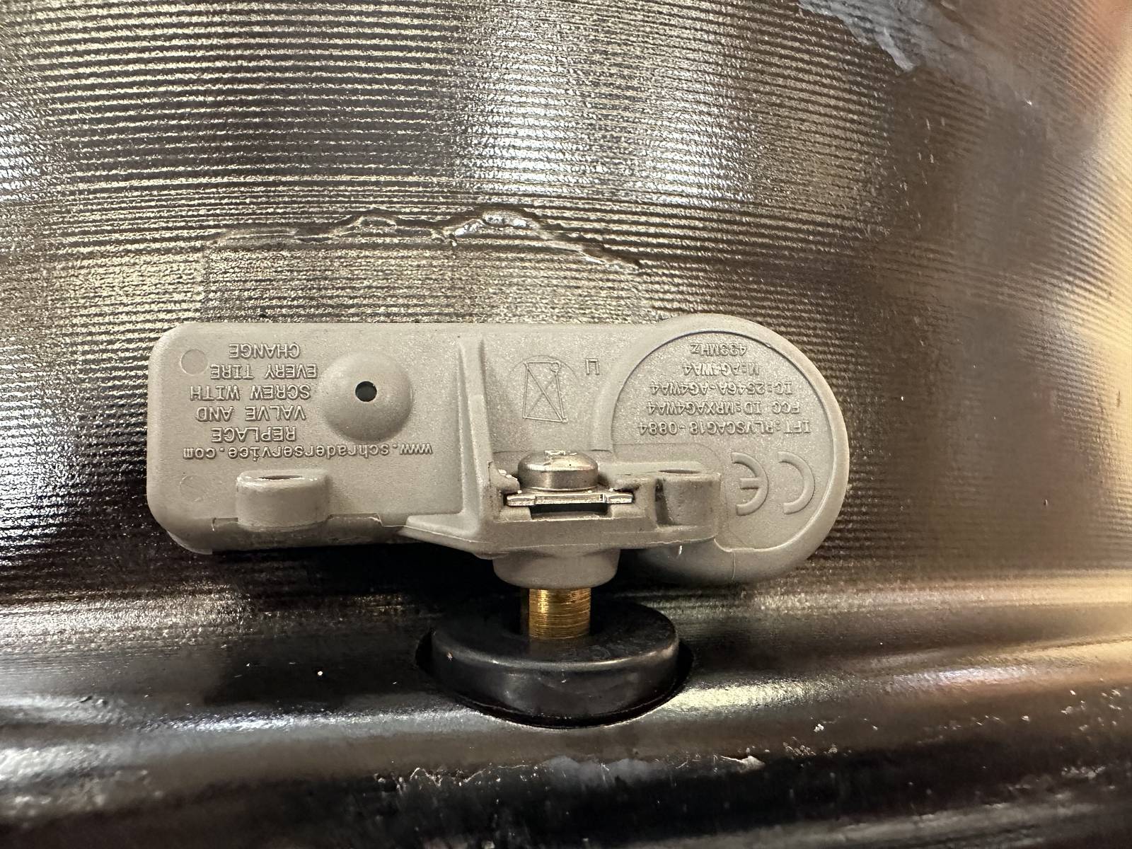 Jeep Wrangler JL TPMS swap - frequency compatibility question IMG_1227