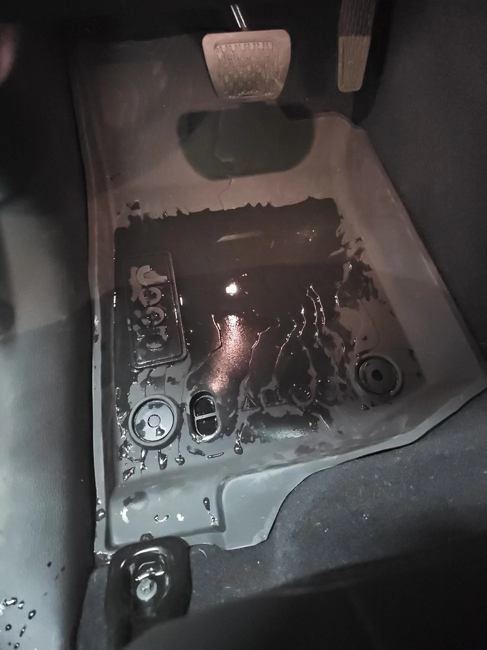 Jeep Wrangler JL Water Leak Help 70e29d4d-0d15-4c69-97c1-23f8e0f5f87a