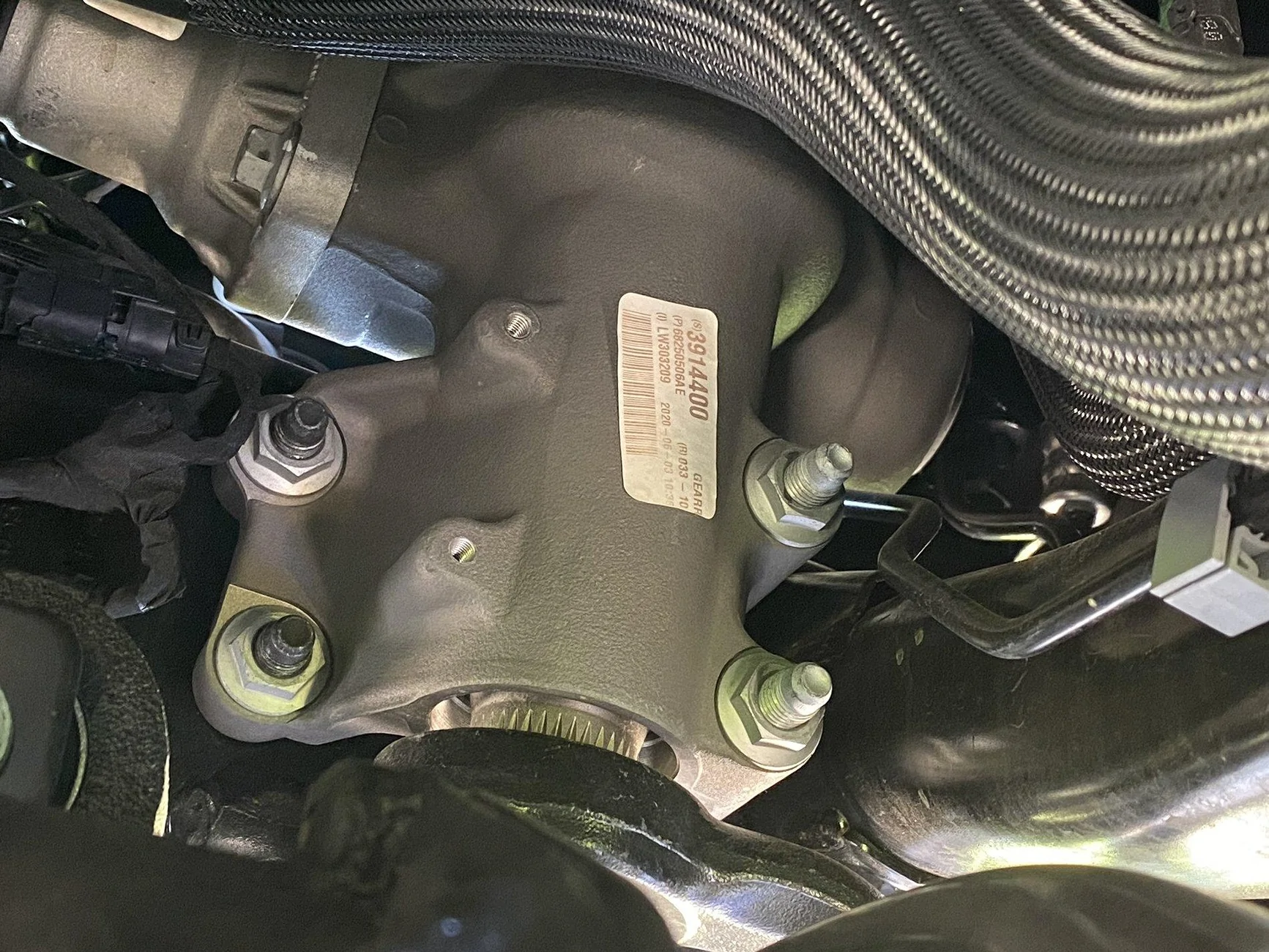 Jeep Wrangler JL Steering Box mounting, a tale for caution. Jeep Aluminum Steering Box