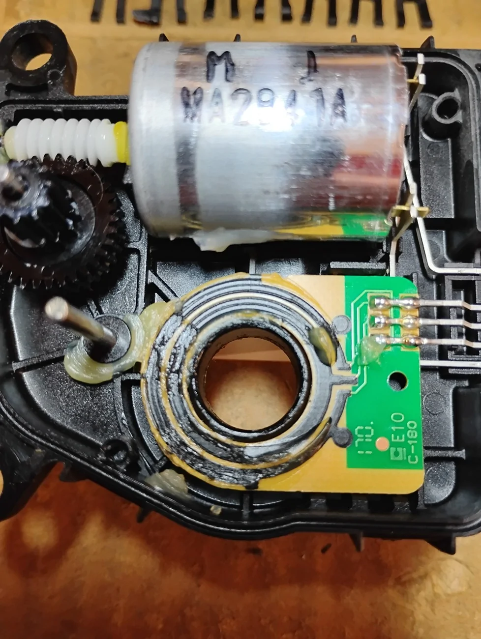Jeep Wrangler JL Replacing blend door actuator IMG_20260810_190314838_HDR