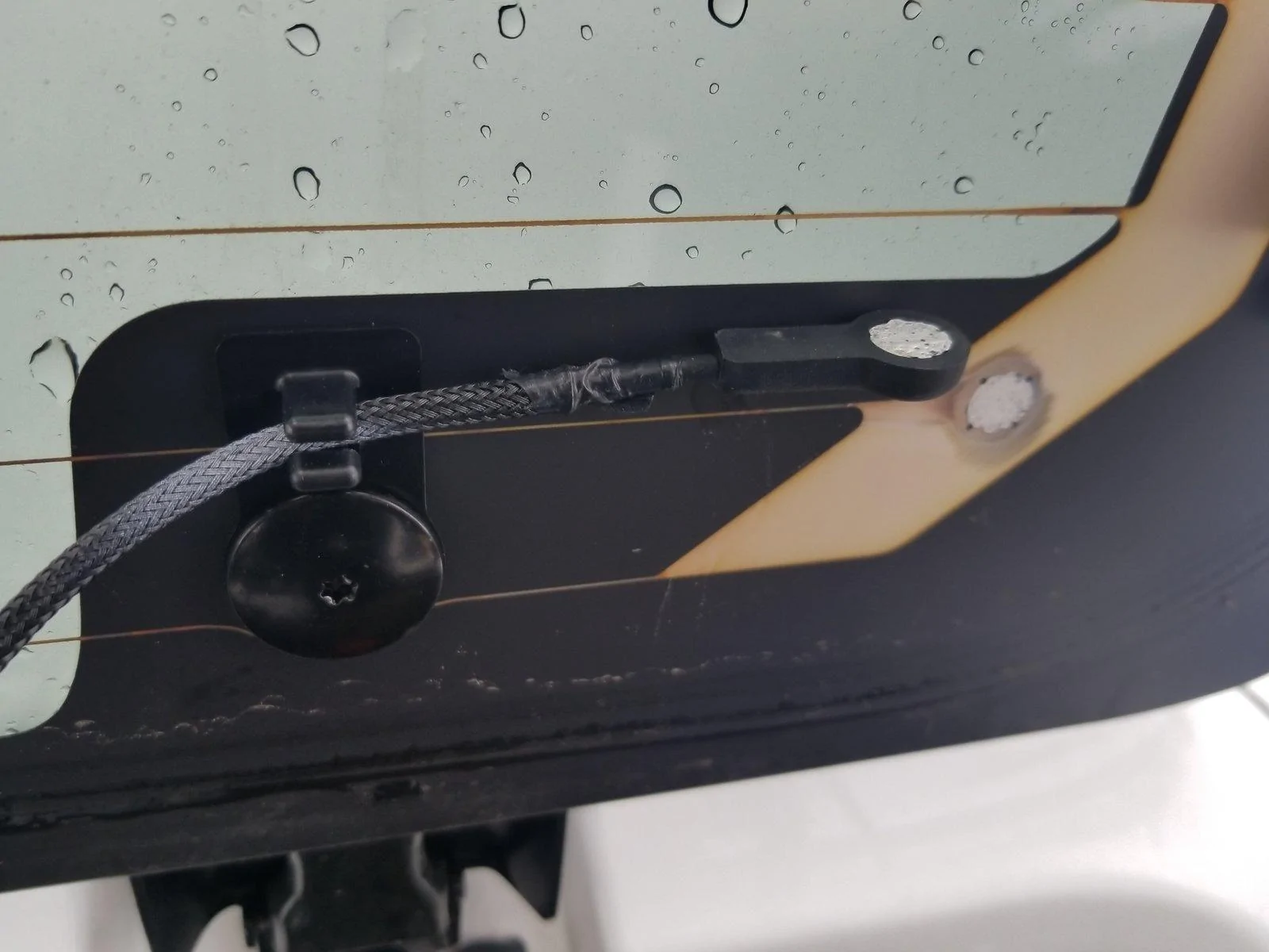 Jeep Wrangler JL Rear window defrost over-heated/ electrical issue 20181111_145459