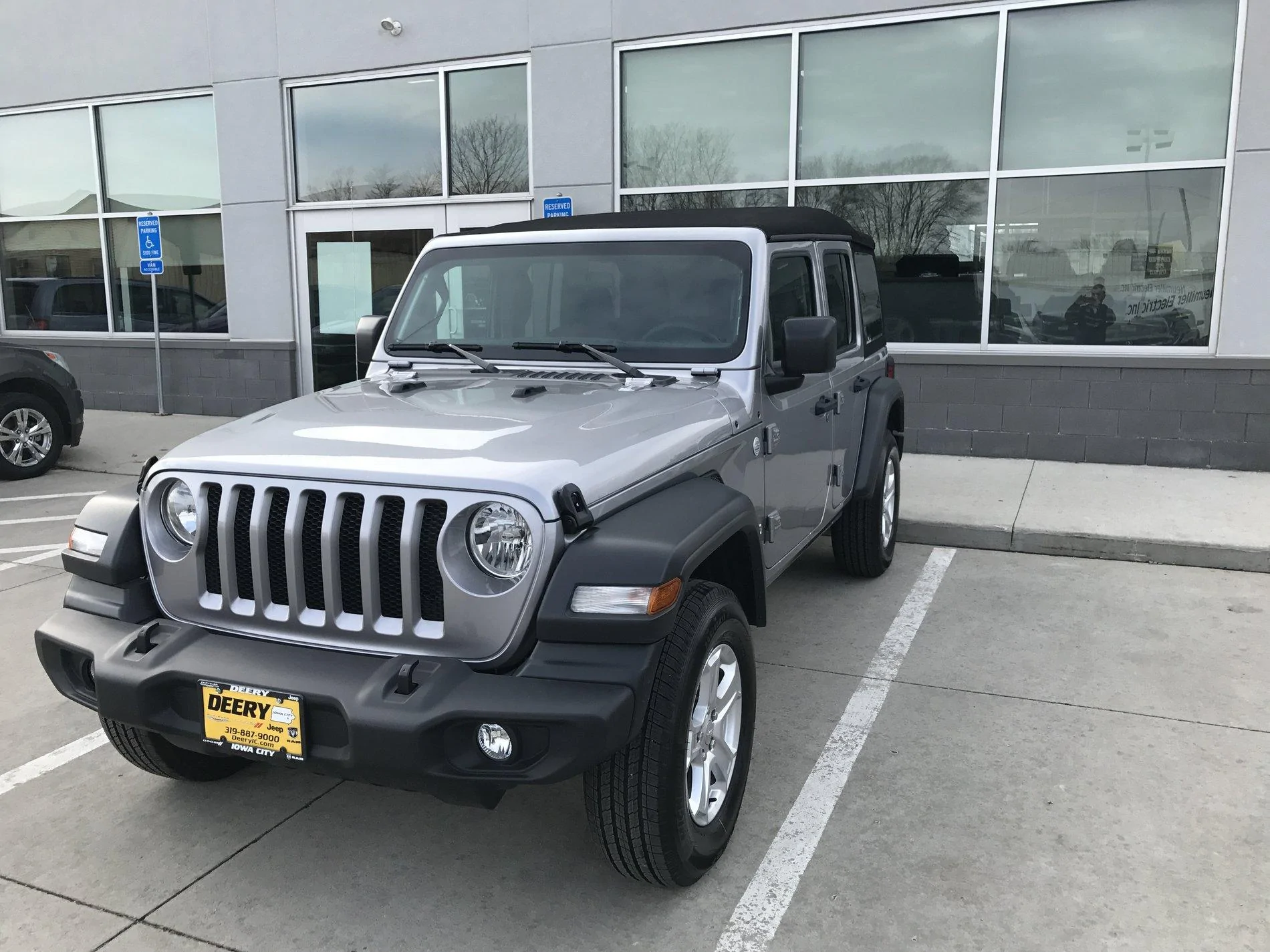 Jeep Wrangler JL First JLU with soft top IMG_4336