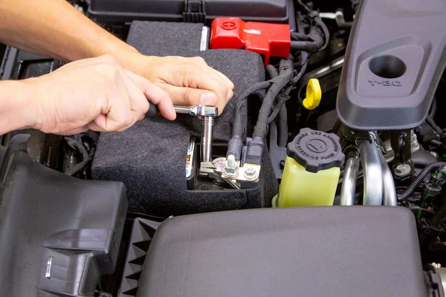 Jeep Wrangler JL How-to install S&B Filter Cold Air Intake Batt-neg