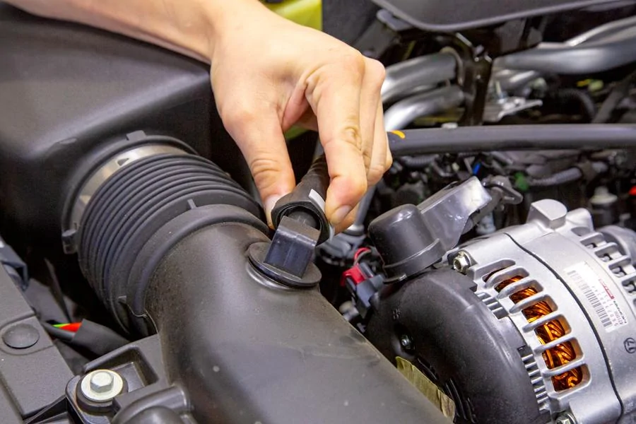 Jeep Wrangler JL How-to install S&B Filter Cold Air Intake Rmv-CCV-1