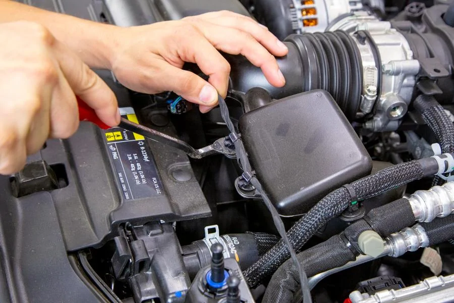 Jeep Wrangler JL How-to install S&B Filter Cold Air Intake Remove-Clips