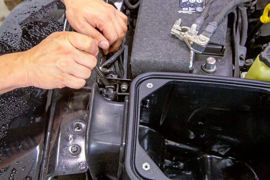 Jeep Wrangler JL How-to install S&B Filter Cold Air Intake airbox-bolt