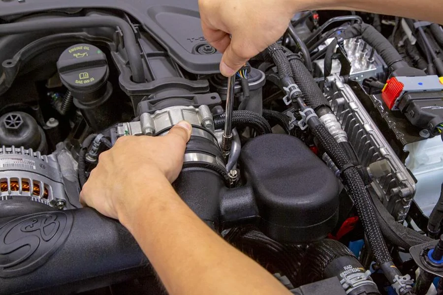 Jeep Wrangler JL How-to install S&B Filter Cold Air Intake Tighten-TBI