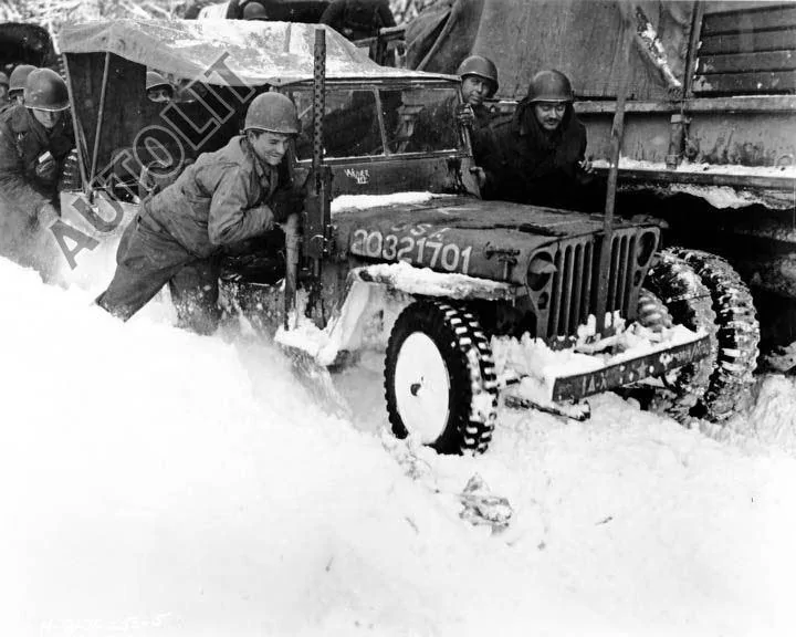 Jeep Wrangler JL Snow with soft top jeep push a