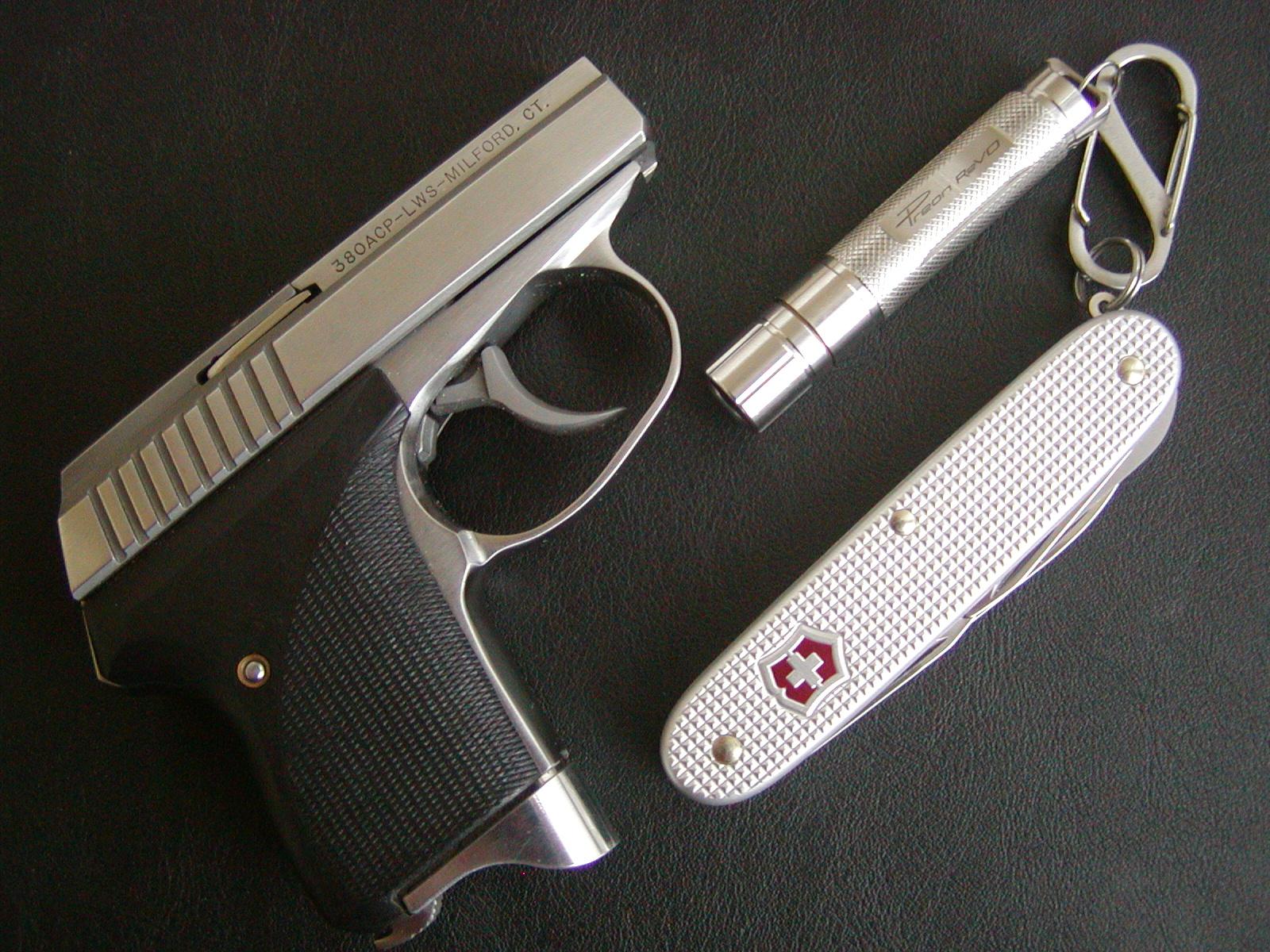 Jeep Wrangler JL Firearm and knife collectors ima