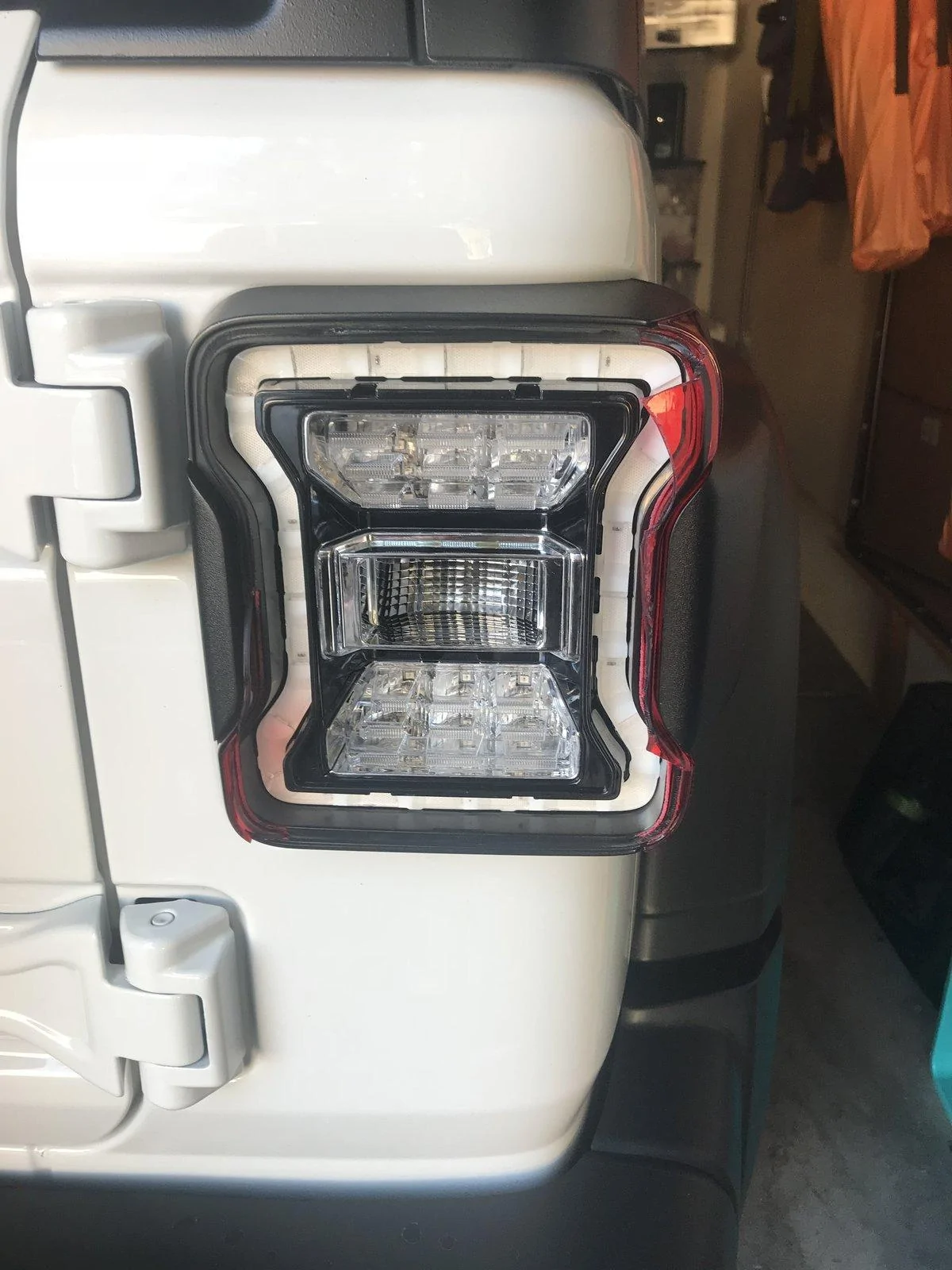 Jeep Wrangler JL JLU Taillight plastic cover replacement - passenger side IMG_0623