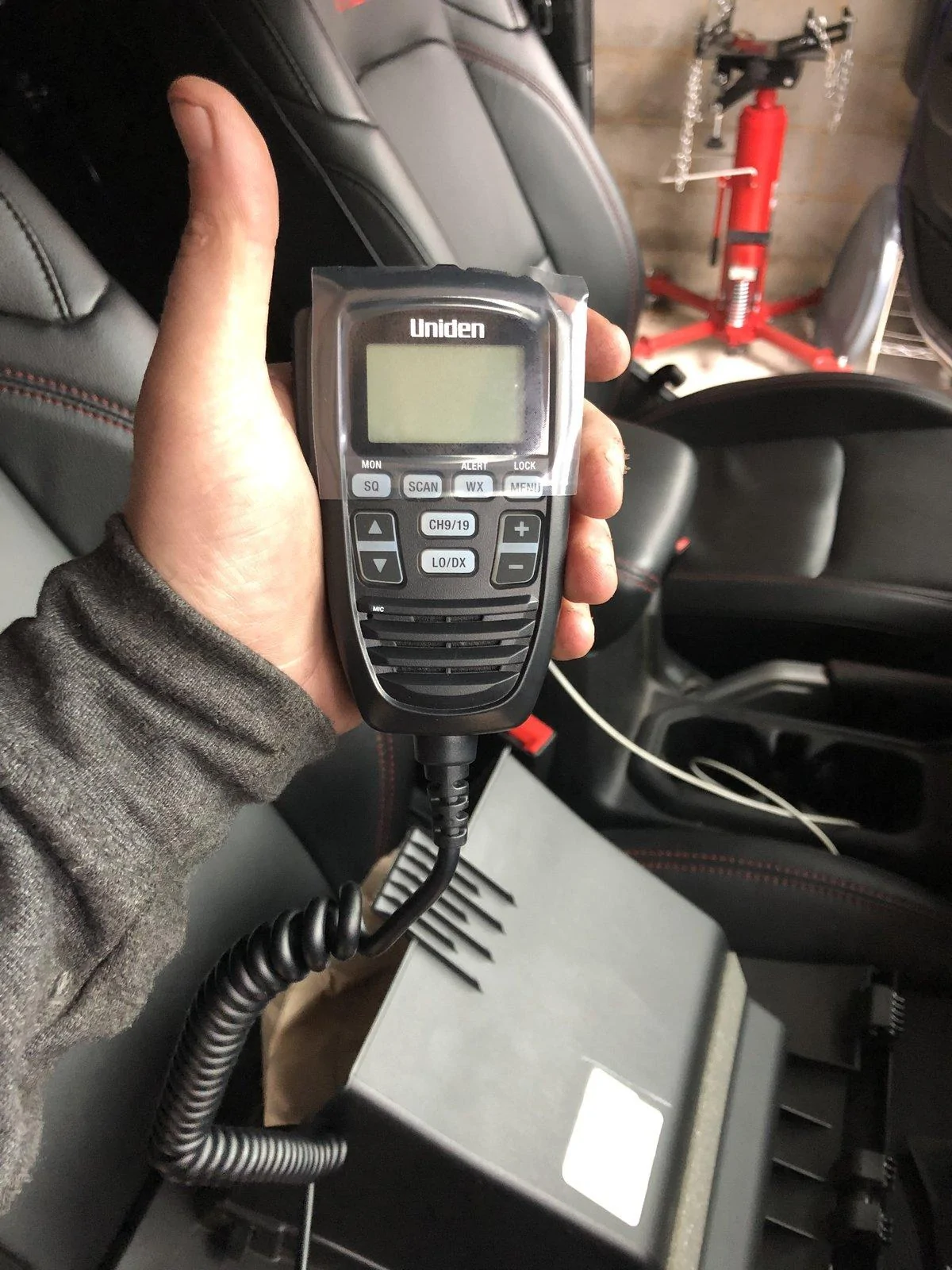 Jeep Wrangler JL Bearcat Off-Road CMX760 CB Install IMG_3761
