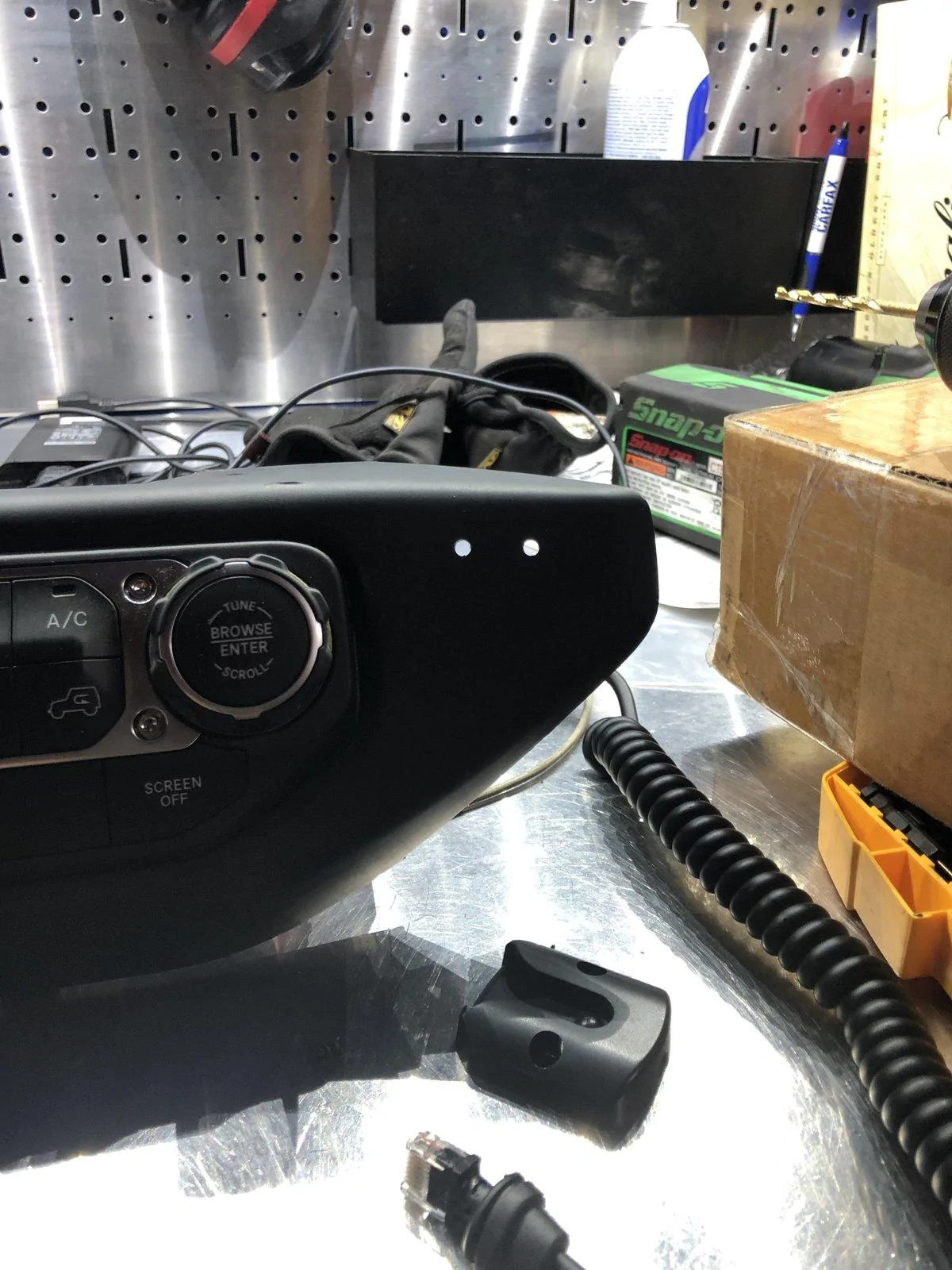 Jeep Wrangler JL Bearcat Off-Road CMX760 CB Install IMG_3768