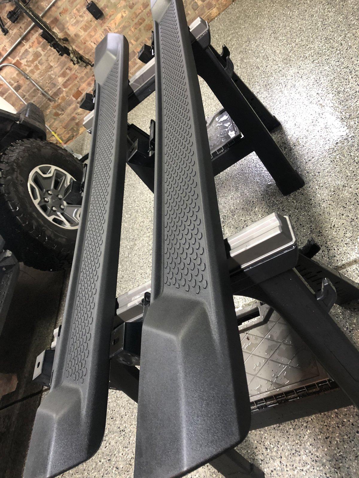 Jeep Wrangler JL JLU Sahara side steps $200 (Chicago) 2D3154BA-3087-4401-8641-17B425E040A5
