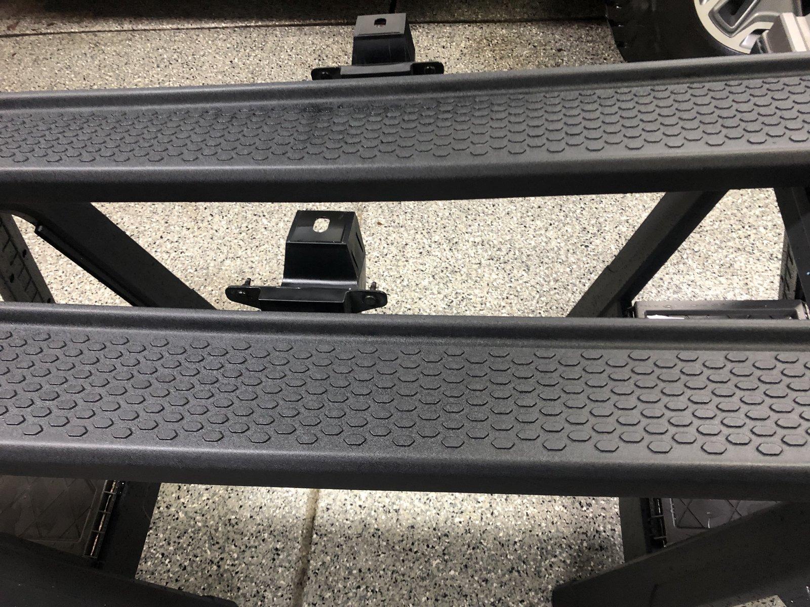 Jeep Wrangler JL JLU Sahara side steps $200 (Chicago) 1C722EE7-E966-4753-A3F7-6F867019C23E