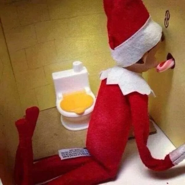 elf-on-a-shelf-is-back-with-a-vengeance-29-photos-27.webp