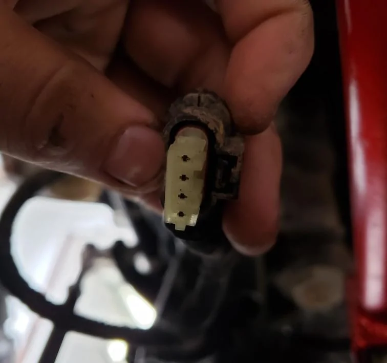 Jeep Wrangler JL Electrical/Tech folks: Help needed powering lockers! ej0zzr3