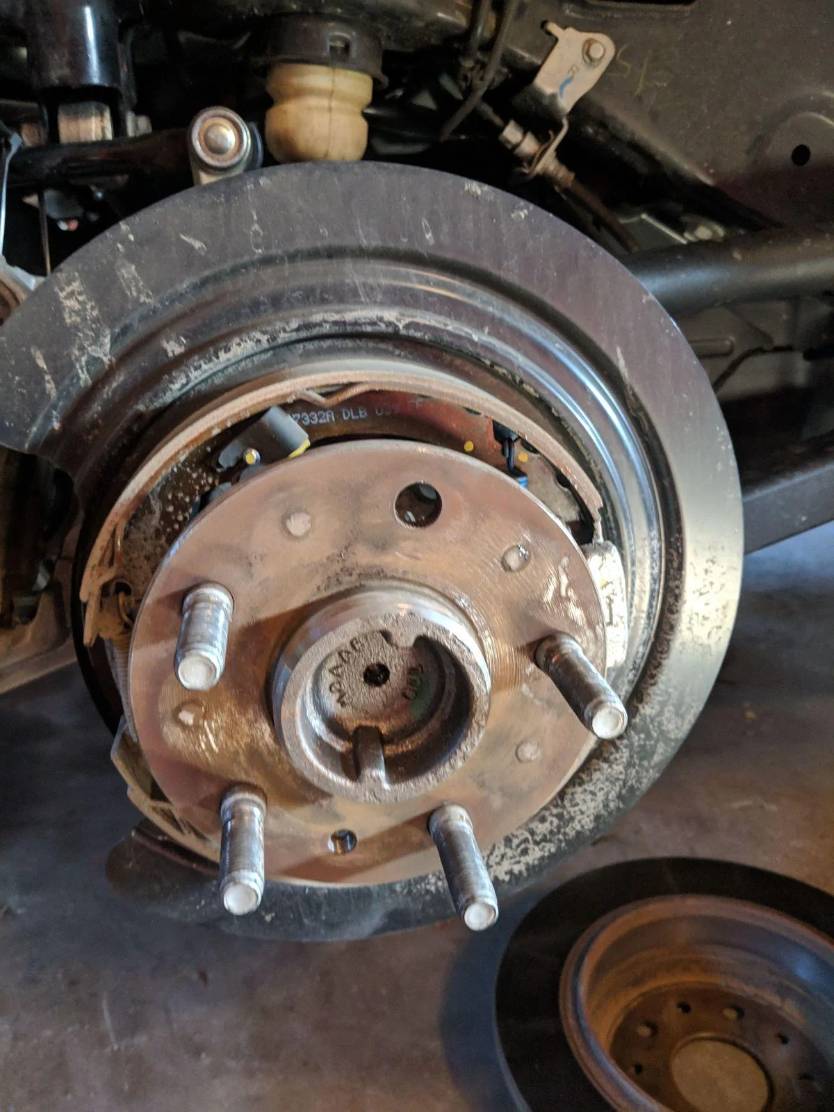 Jeep Wrangler JL Broken Rear Wheel Stud  Replacement ECAWzWi
