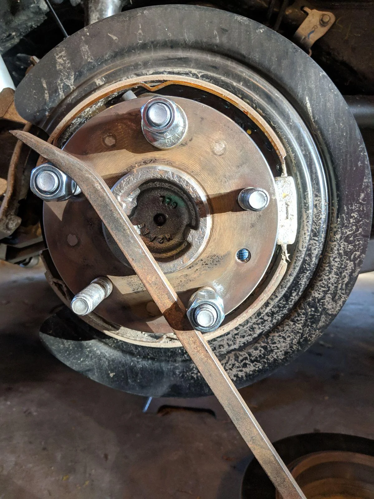 Jeep Wrangler JL Broken Rear Wheel Stud  Replacement 1es4OI6