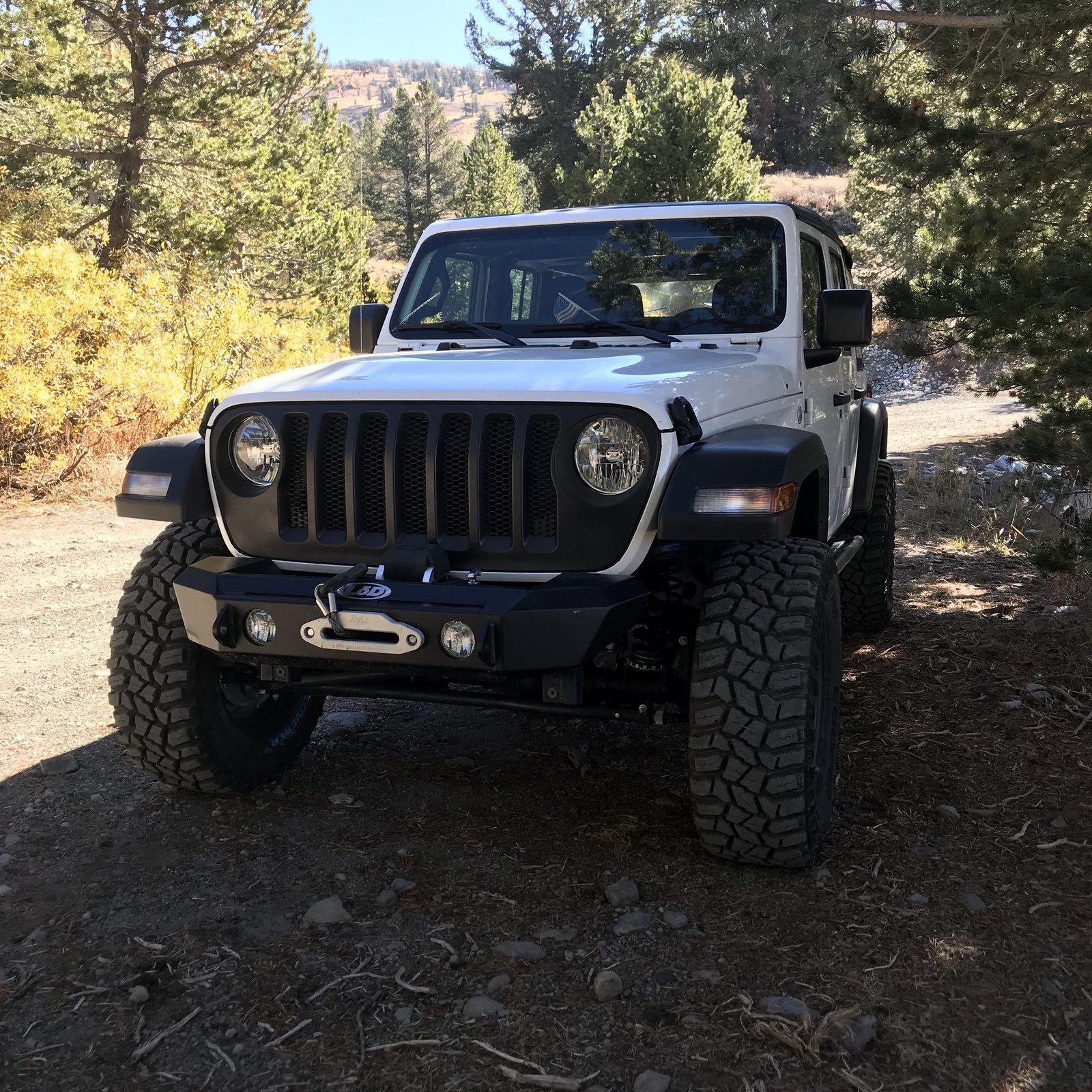 Jeep Wrangler JL Mopar Black Grille 56620768-ED5B-4EC8-9C46-527F8378CA51