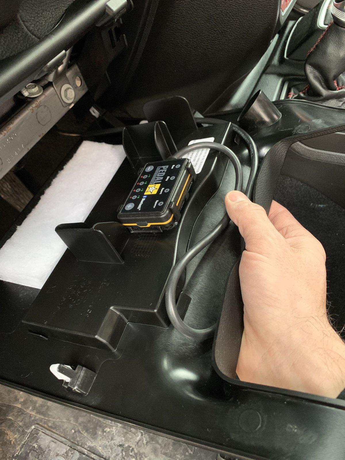 Jeep Wrangler JL Pedal Commander review CEE4EFB7-0560-49DF-9302-BEDF4C5AFA2A