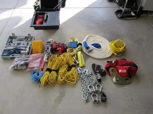 Jeep Wrangler JL Emergency/ Trail Toolkit list? 039
