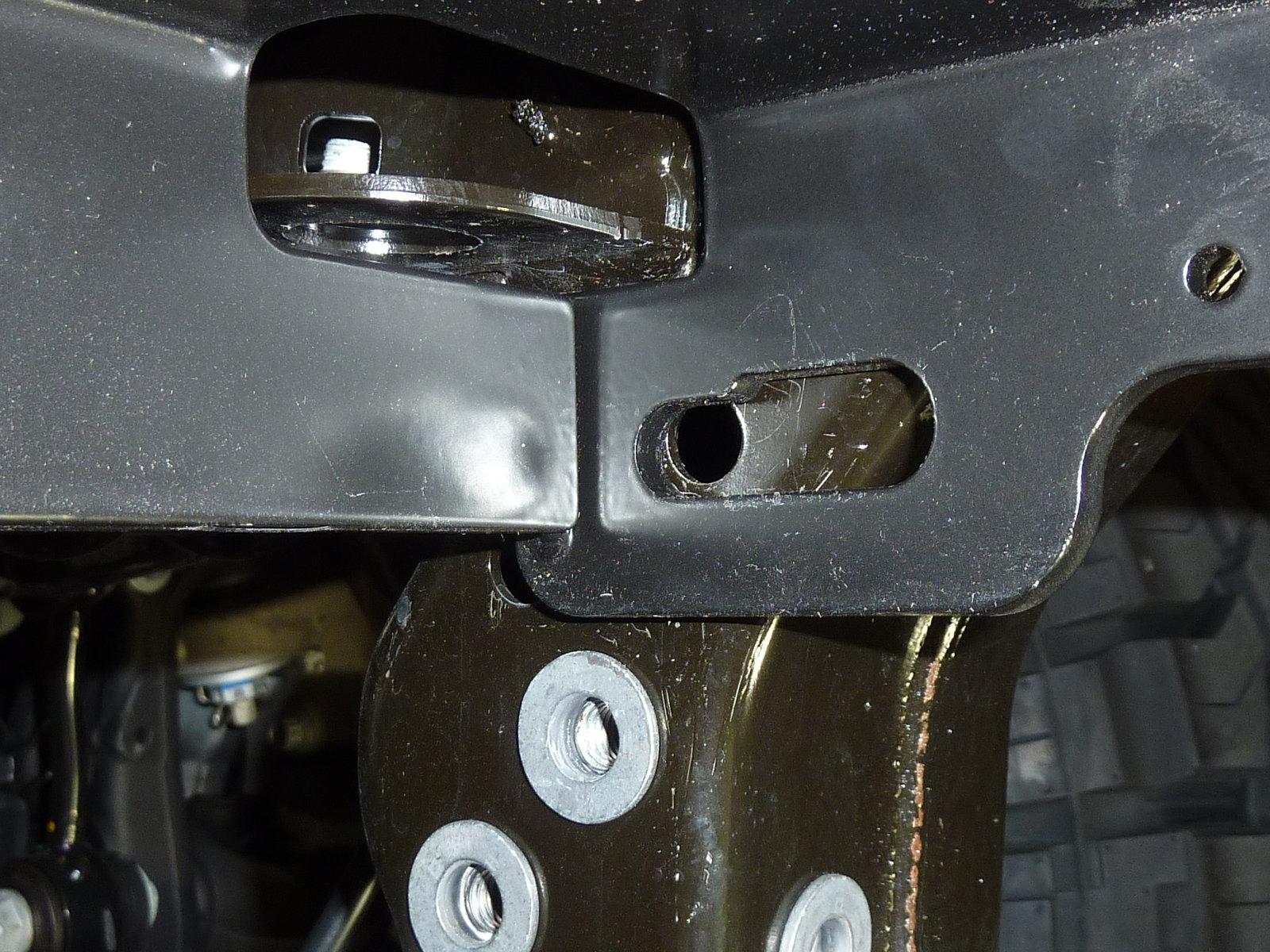 Jeep Wrangler JL Maximus 3 winch plate, not aligned P1050581.JPG