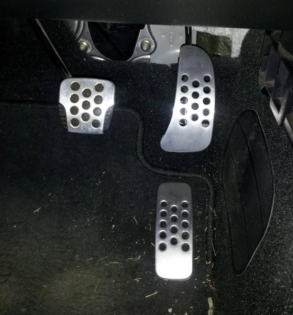 199046d1501310603-how-remove-gas-pedal-nismo-380rs-gas-pedal.webp
