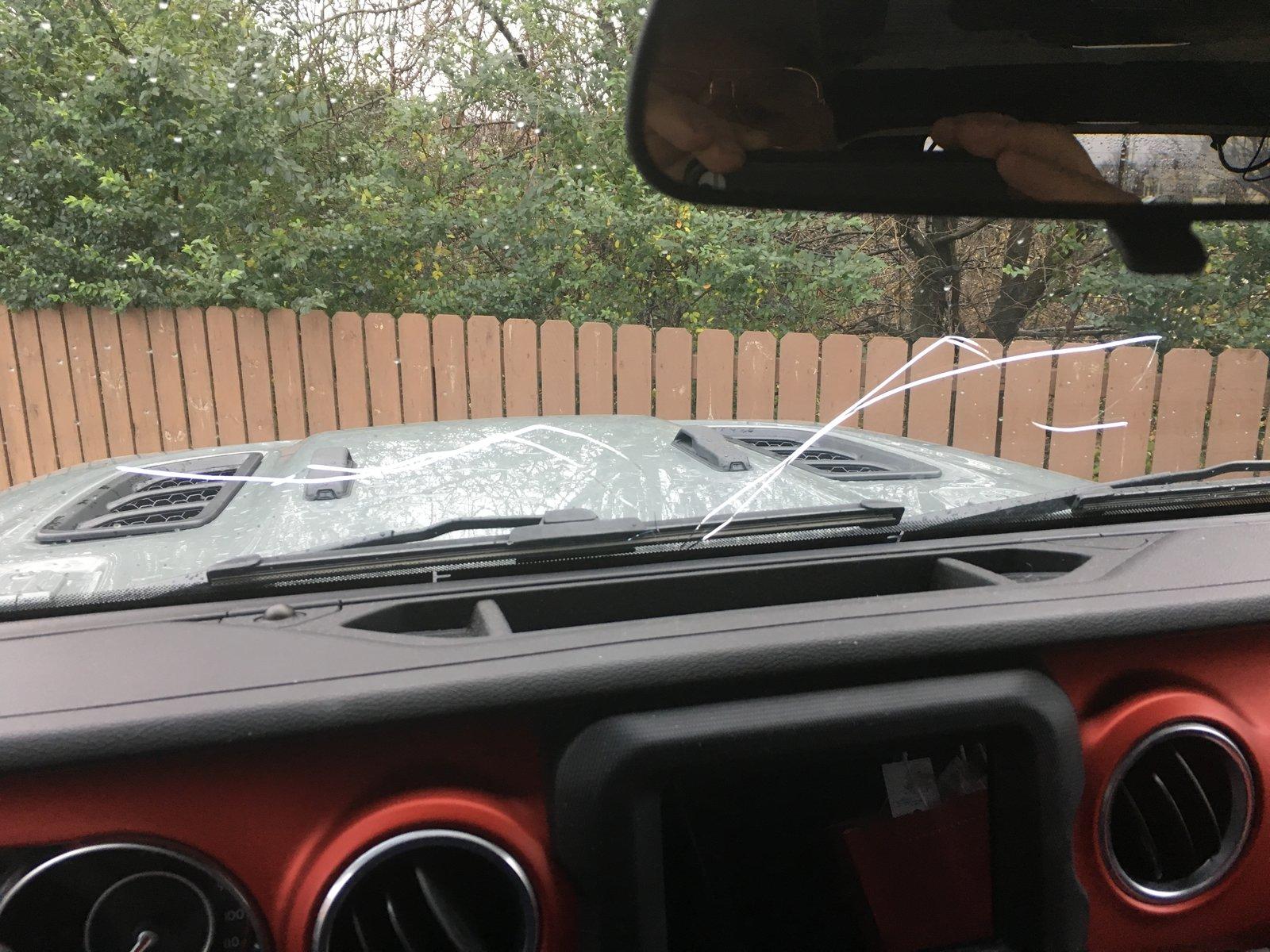 Jeep Wrangler JL Cracked Windshield Club 7D2B0F6A-4517-4D97-BA85-8CCB9E825E3F