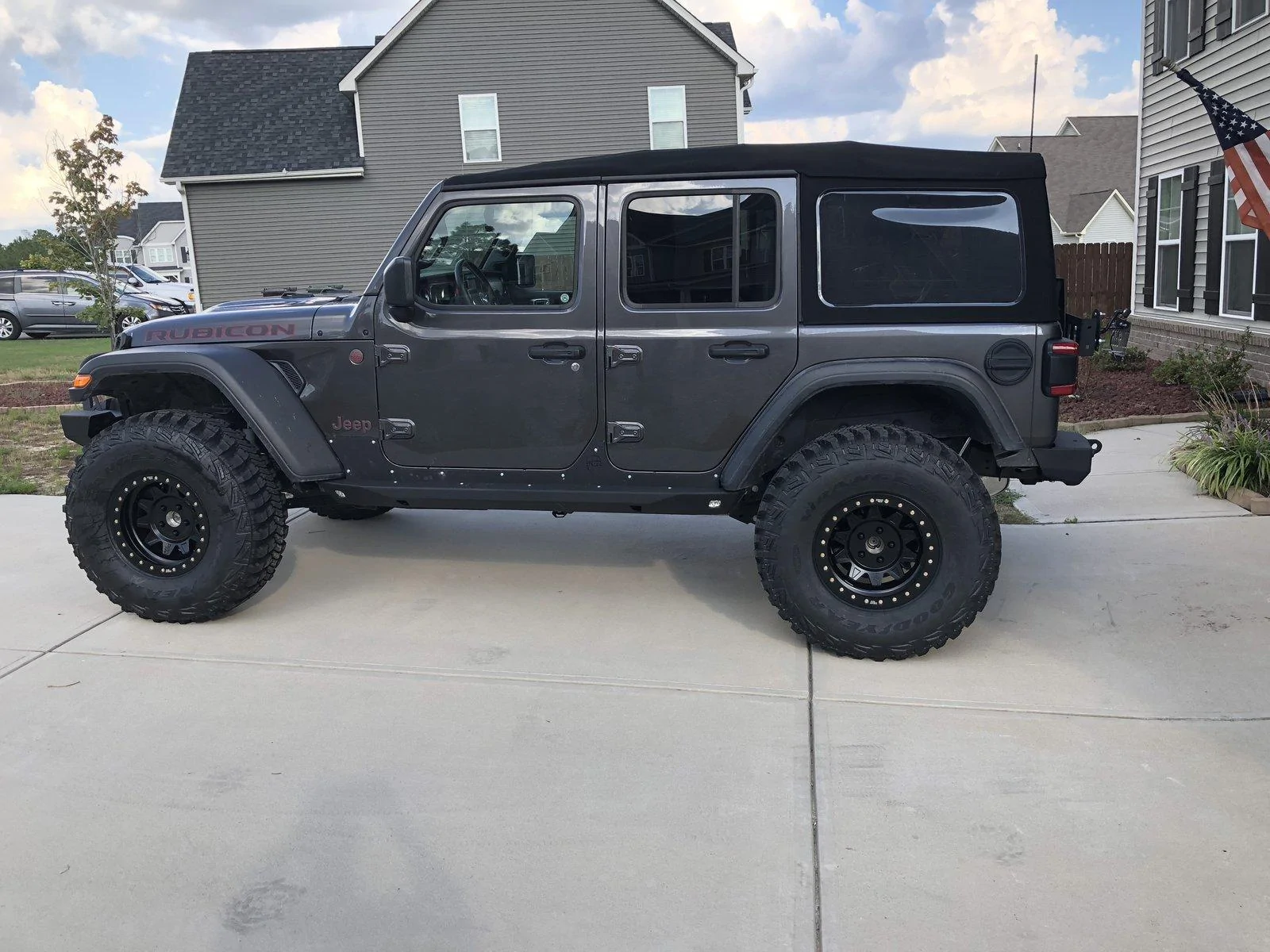 Jeep Wrangler JL Rubicon Fender flares A2AC3D87-9908-42FA-A4C8-8E8ECBA808B4