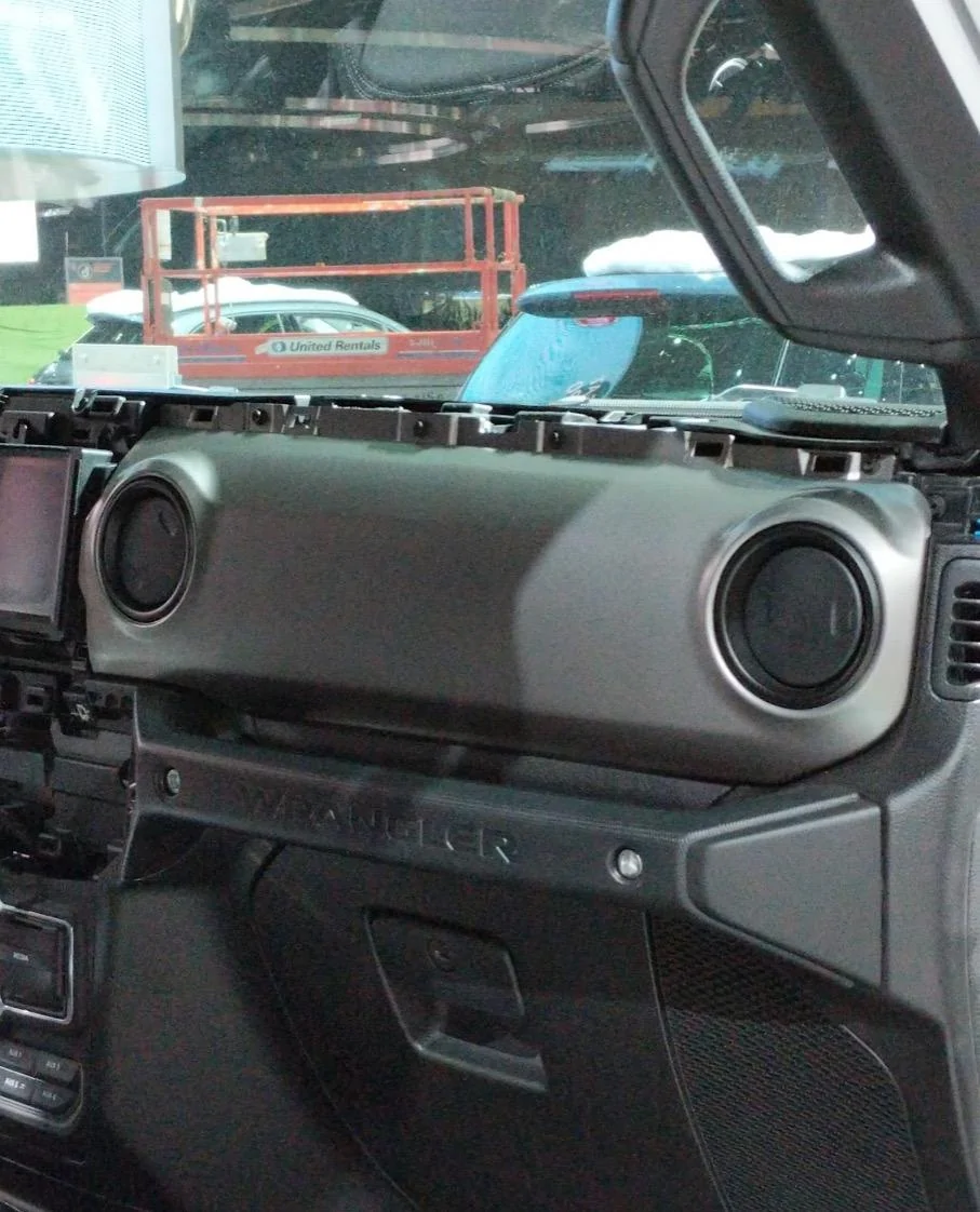 Jeep Wrangler JL Upper Dash Trim Swap / Replacement? Screen Shot 2018-02-05 at 10.07.04 AM