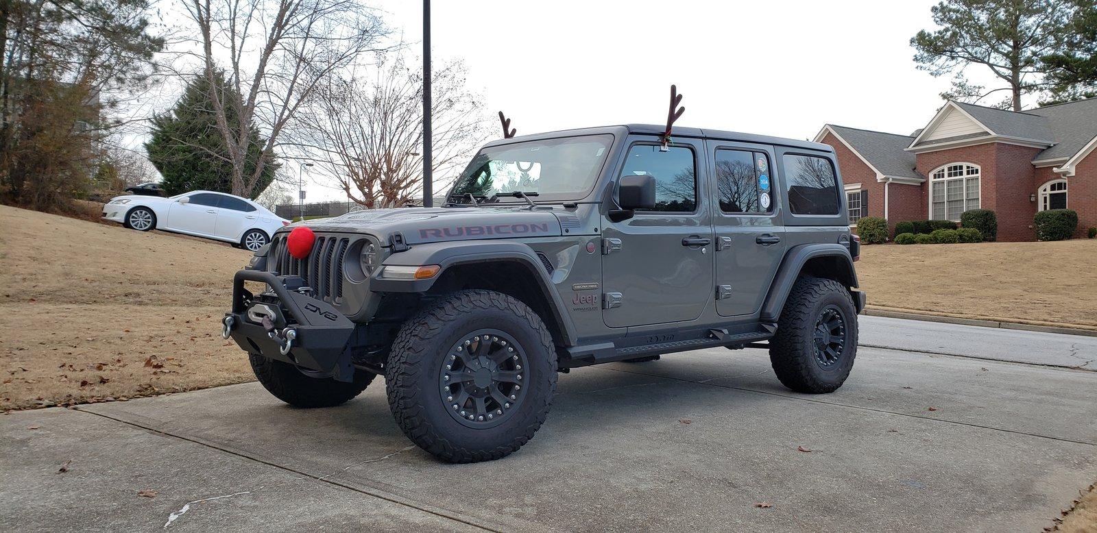 Jeep Wrangler JL Post your festive Jeep here! 20181216_165344