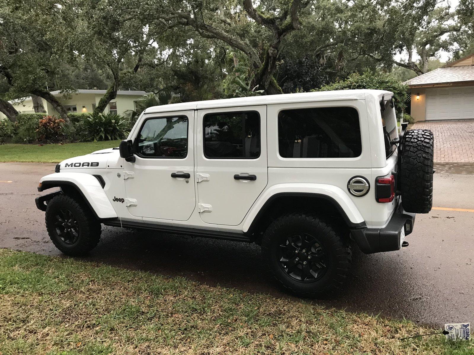 Jeep Wrangler JL NEW MOAB WHEELS W/TIRES (FL) 98DA431B-60E4-418C-9DFD-3A2CE74EEAA5