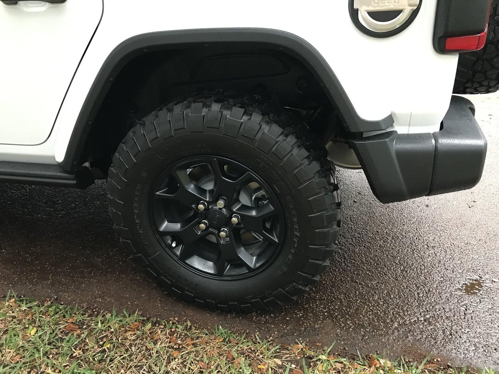 Jeep Wrangler JL NEW MOAB WHEELS W/TIRES (FL) 5C09A95C-7029-4EA4-8557-26C3D1E1977A