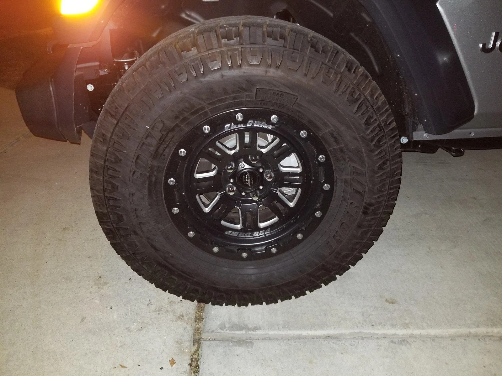 Jeep Wrangler JL Anyone running pro comp at sport 20181223_185536