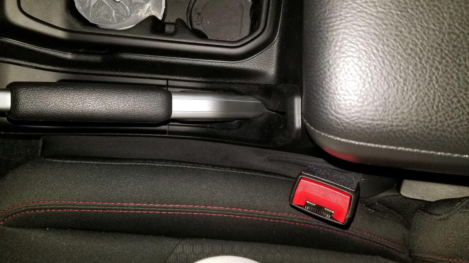 Jeep Wrangler JL Seat gap catcher 20181223_230125