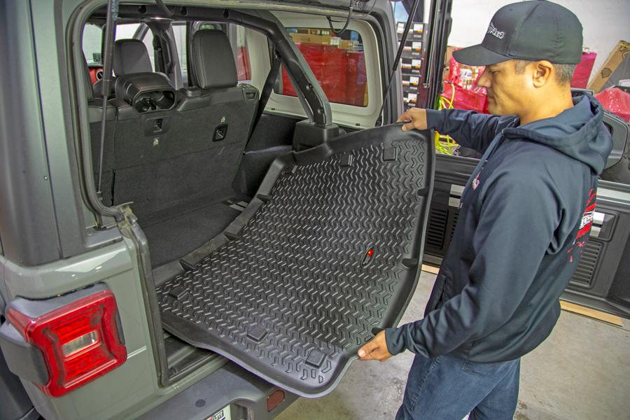 Jeep Wrangler JL Malo's Sting Gray 2018 JLUR Build! install-rugged-ridge-jl-floor-mat