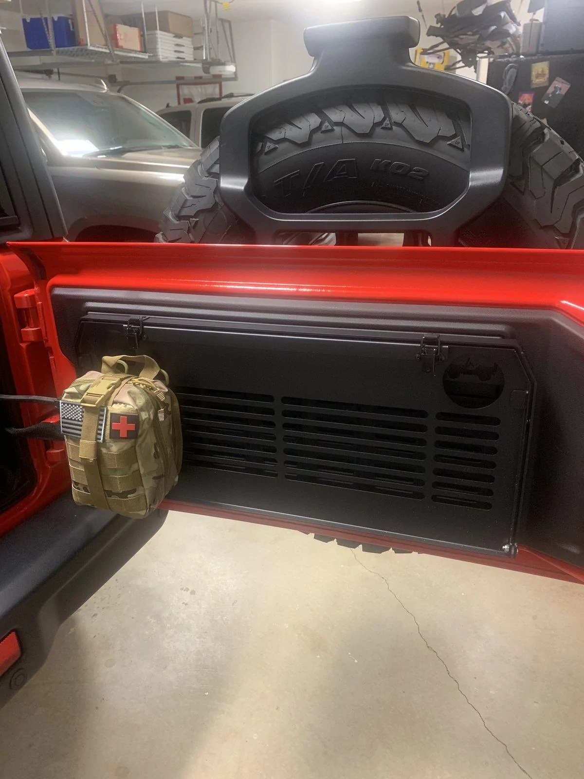 Jeep Wrangler JL Mopar Tailgate Table Installation Writeup BDD114CD-7CDB-4AC1-811D-9B142731F694