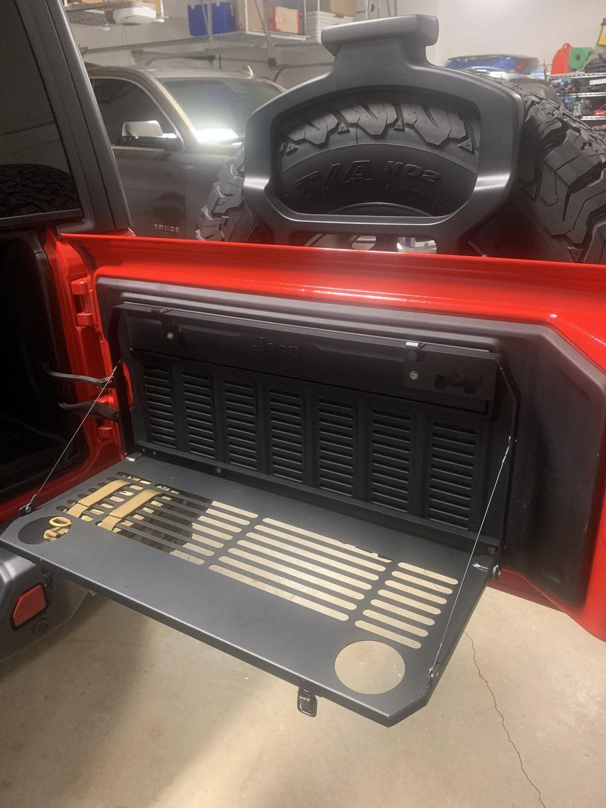 Jeep Wrangler JL Mopar Tailgate Table Installation Writeup 573C8F63-01BC-4C91-91F6-F2B87BF6411C