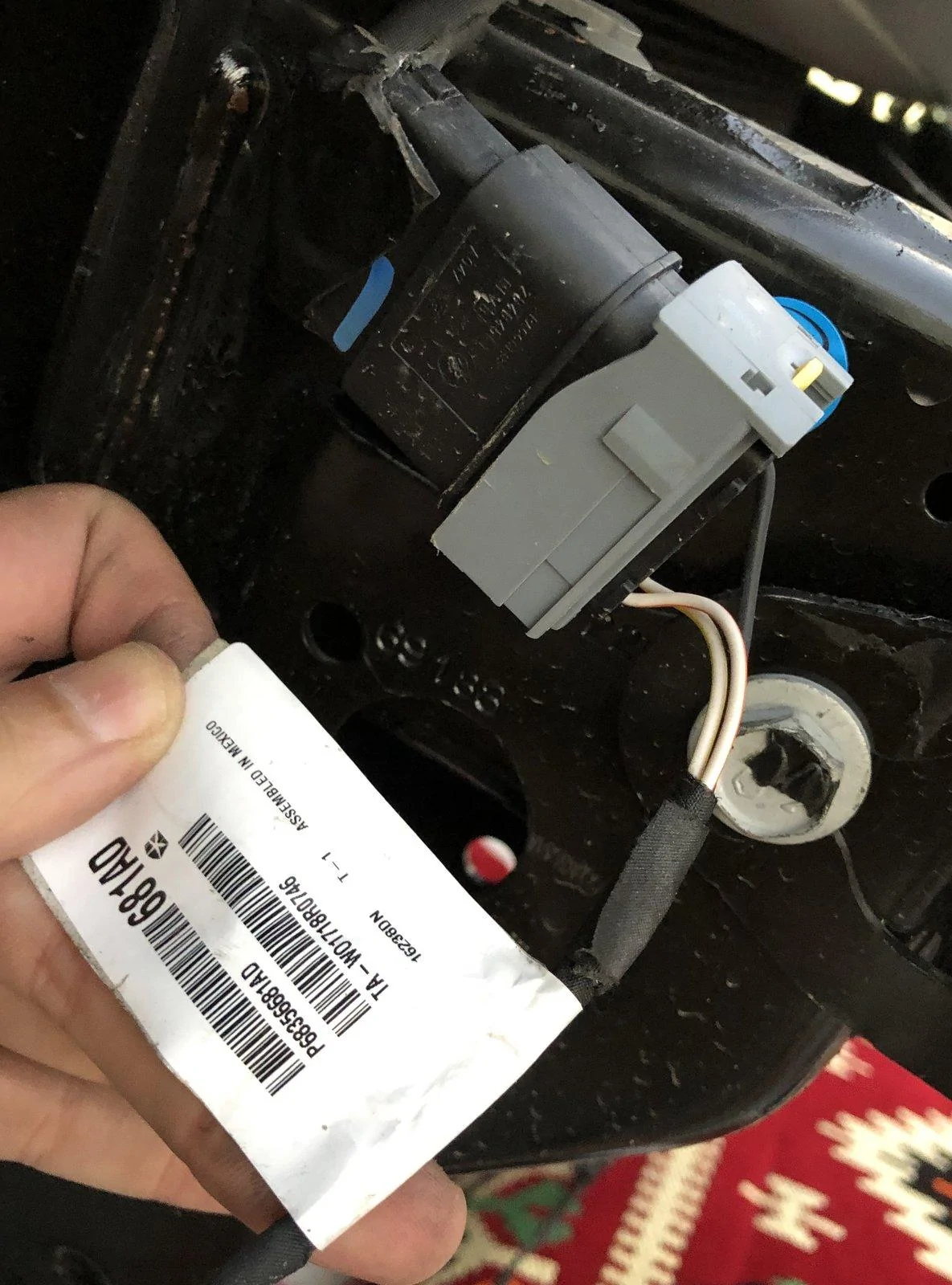 Jeep Wrangler JL NEED HELP - Fog Light Plug Mystery jl pic1