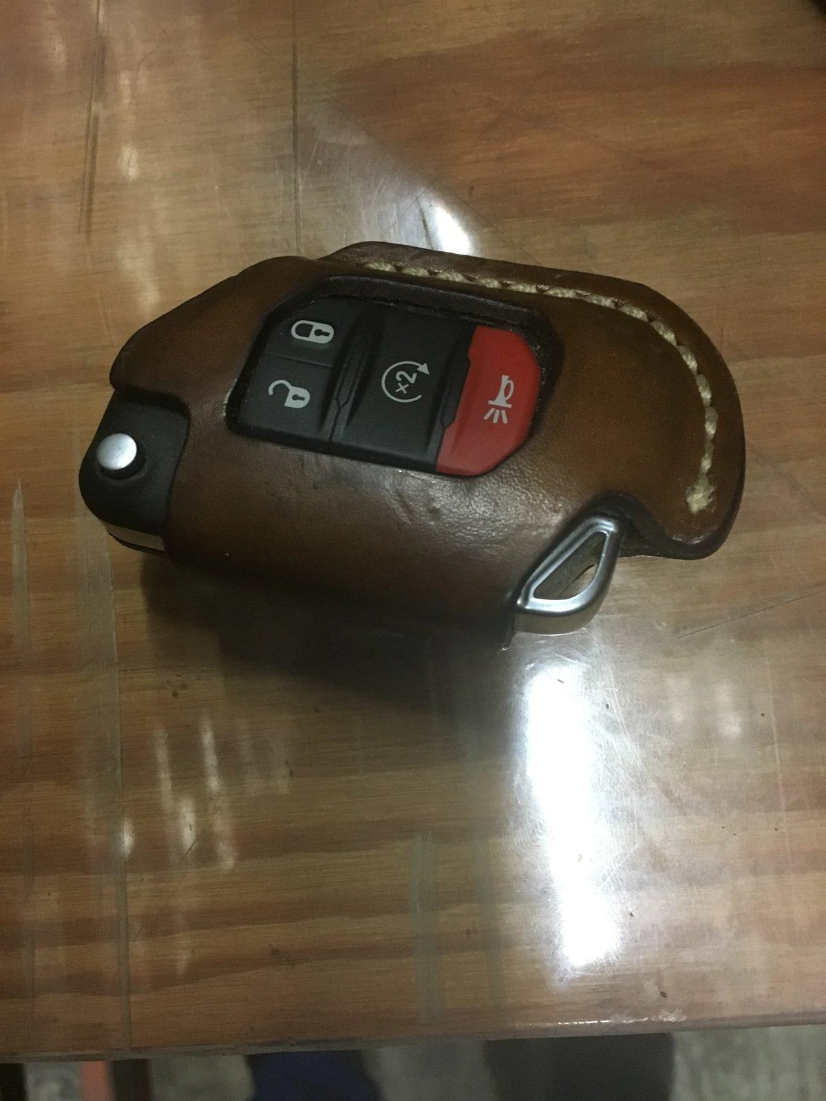 Jeep Wrangler JL Finally a smaller key fob 9C0907B9-439E-4427-9886-CF15B6536830